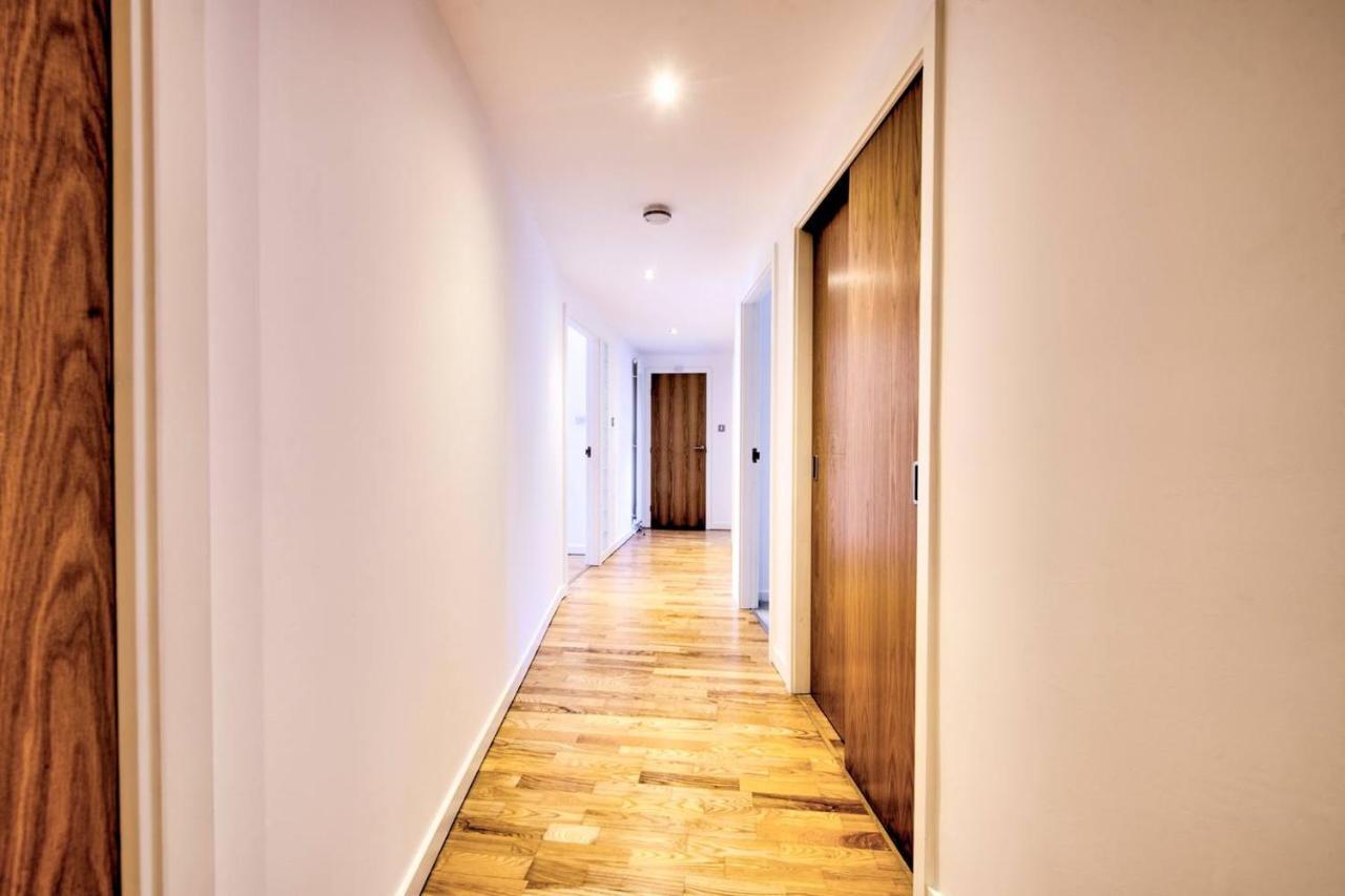 Altido Alluring 3Br Apt Near The Centre With Parking EDI Exterior photo