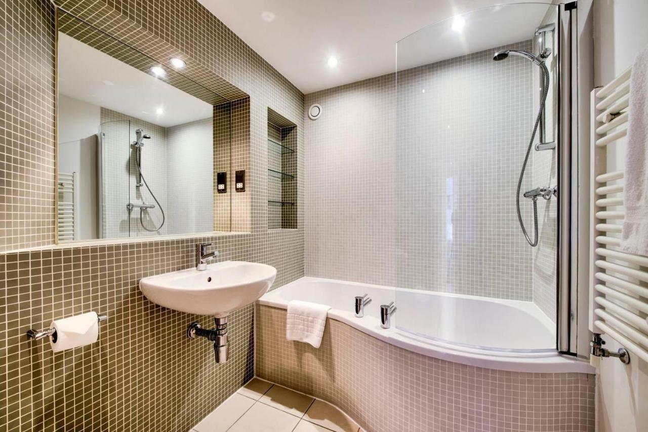 Altido Alluring 3Br Apt Near The Centre With Parking EDI Exterior photo